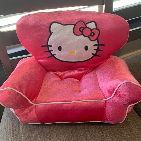 Build a Bear Workshop - Hello Kitty Velour chair - Picture 1 of 5